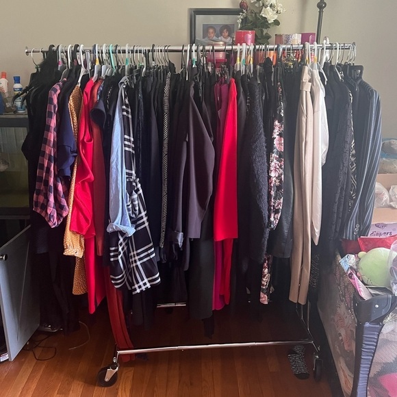 LIVE SHOW CLOSET CLEAR OUT - Picture 1 of 16